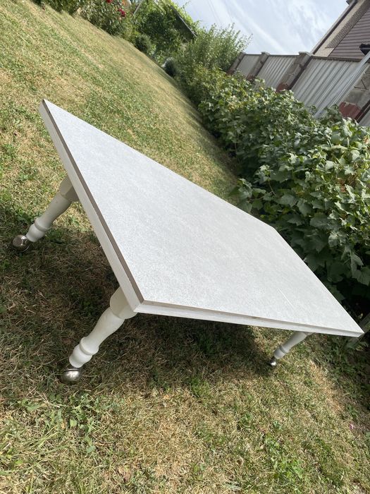 Журнальный столик