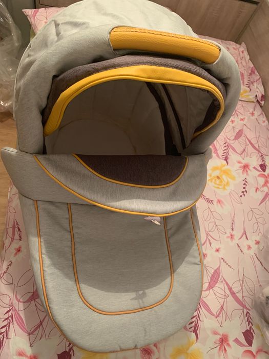 Бебешка количка с летен и зимен кош