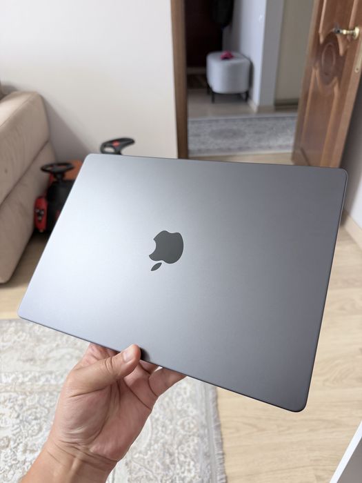 Macbook Pro M3 / 18гб / 512гб