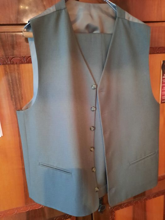 Vand costum barbati nou, deosebit