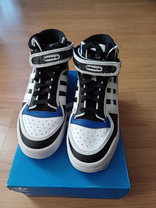 Adidas forum w mid nepurtati,in cutie marimea 36
