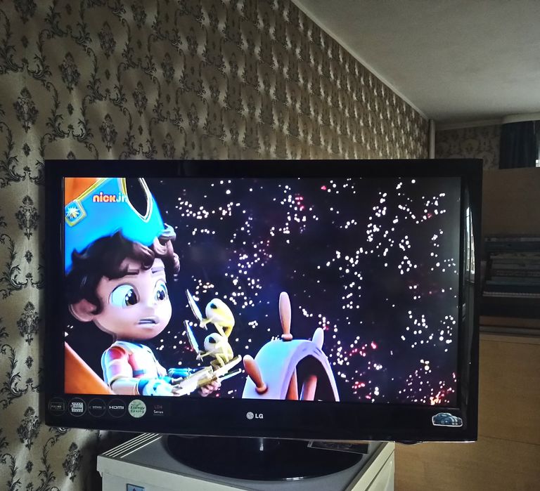 Телевизор LG 42 inch