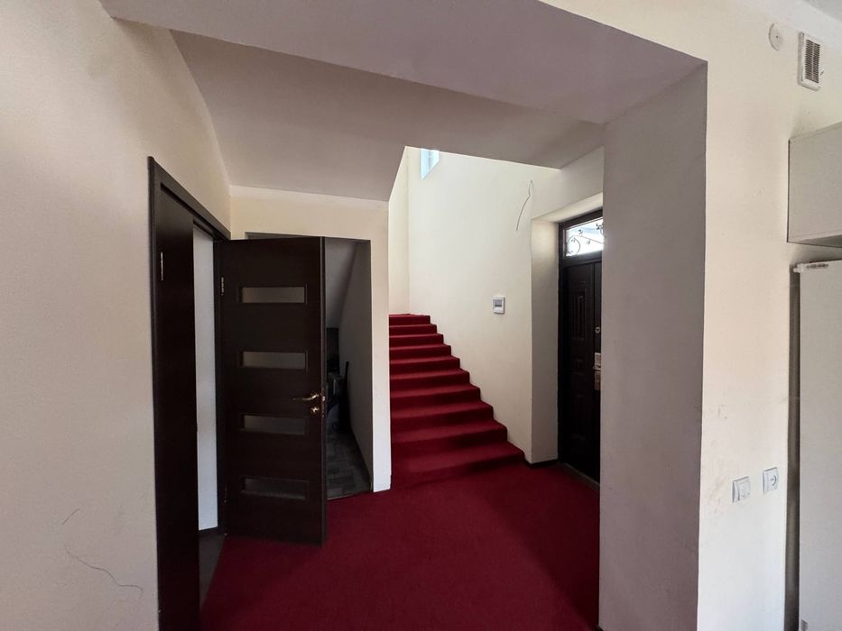 Зудлик билан сотилади 4 хона 4 сотихли 2 этажли катедж Ф.Косимова