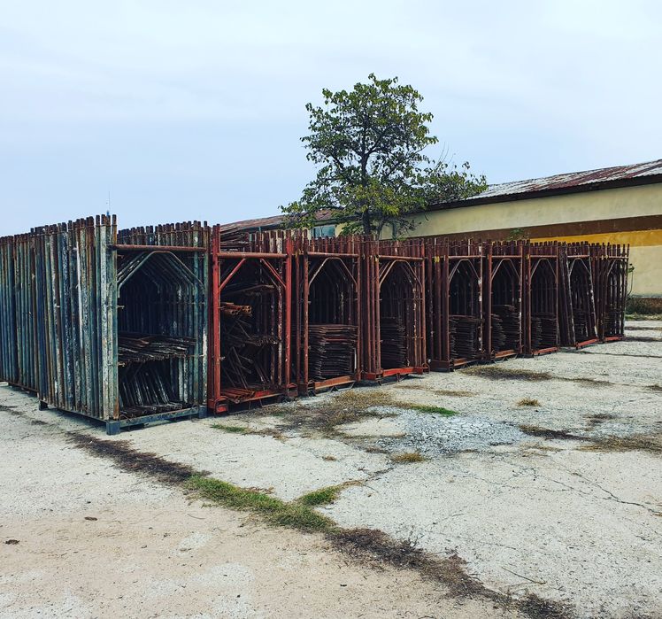 Кофражни шпилки,телескопични подпори и скеле