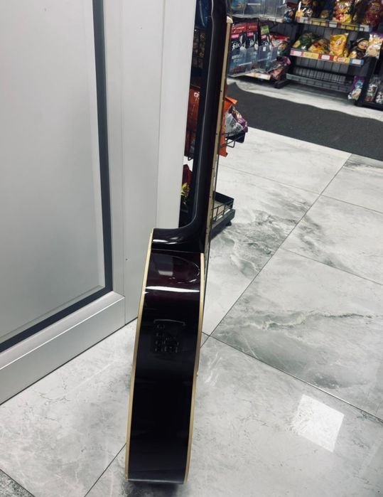 Акустическая гитара