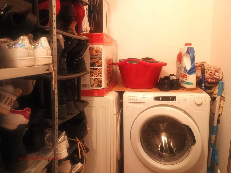 Продава се Тристаен апартамент в София, Фондови жилища - 84 кв.м за 2096 €/кв.м - Снимка #15