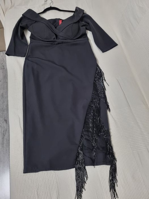 Rochie neagra cu franjuri