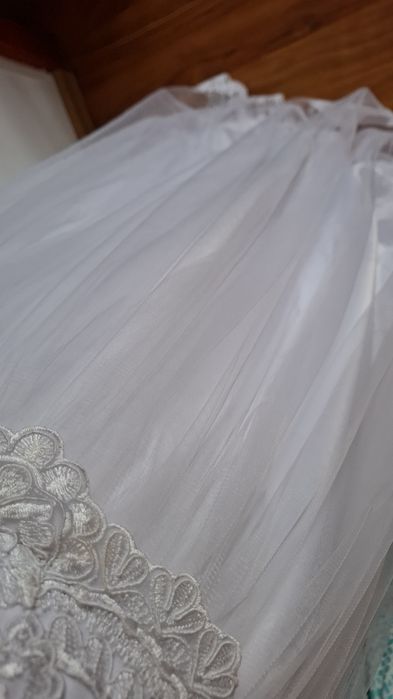 Rochie de mireasă foarte decentă