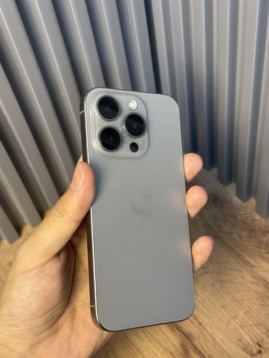 Iphone 15 pro 84% 256 GB