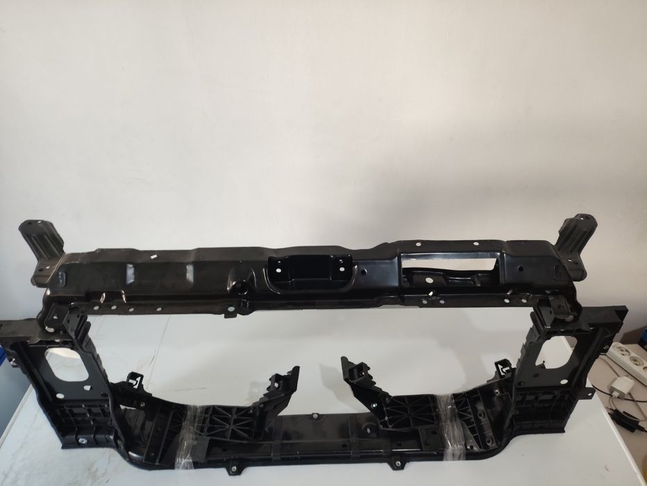 Телевизор элантра передний