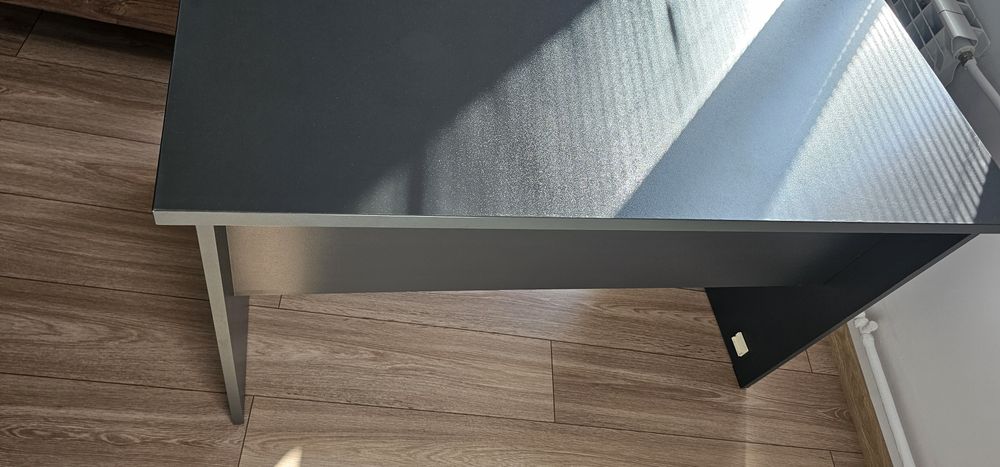 Бюро, цвят тъмно сиво