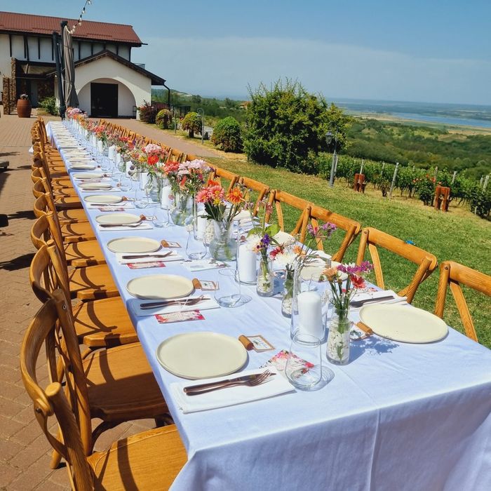 Mese scaune vesela de inchiriat cocktail umbrele