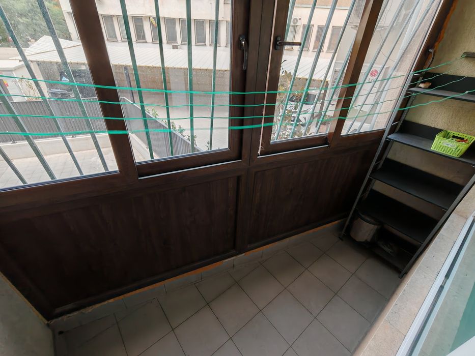 Дава се под наем Тристаен апартамент в Плевен, 9-ти квартал - 98 кв.м за 565 € - Снимка #10