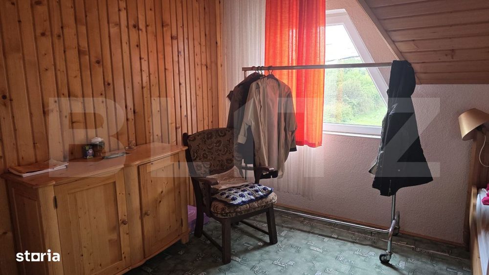 Casa 5 camere , 300 mp;  Teren - 2000 mp . Viile Satu Mare