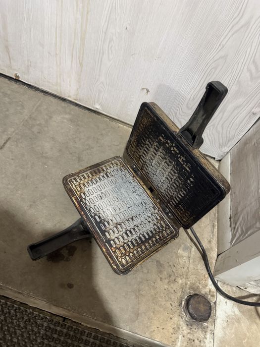 Продам вафельницу СССР.