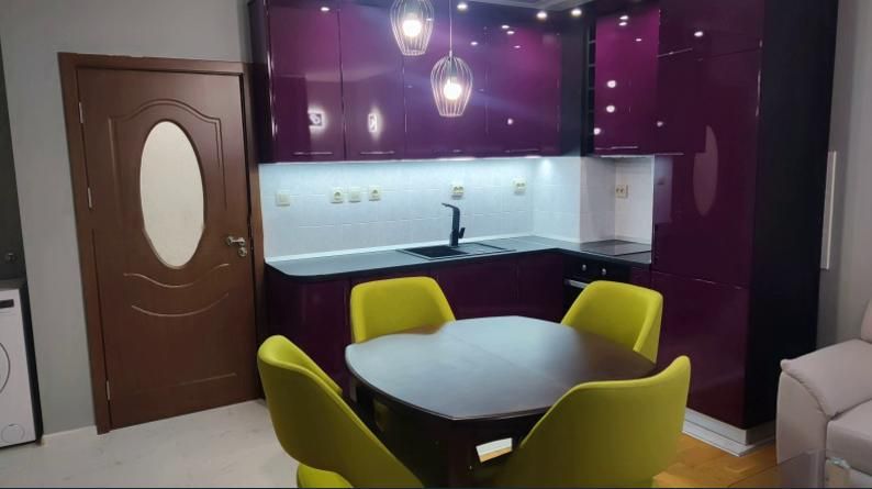 Дава се под наем Двустаен апартамент в София, Център - 60 кв.м за 900 € - Снимка #2