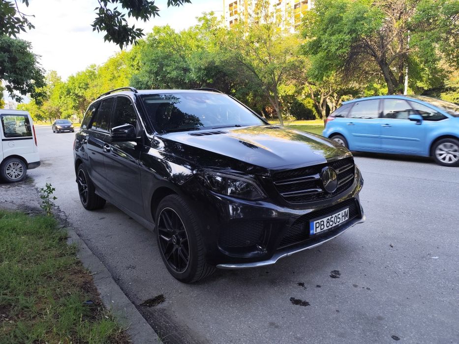 Емблема в  предна решетка за Мерцедес  GLE