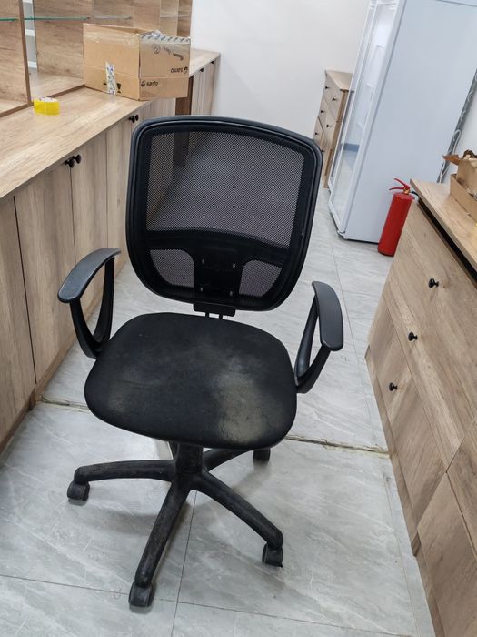 Продам офесные кресло