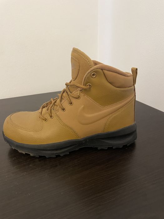 Adidasi/Ghete Nike Manoa marimea 39