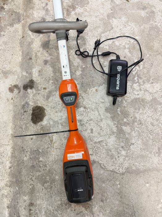 Husqvarna 115iL акумулаторен тример + зарядно