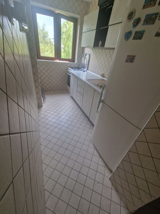 Inchiriez apartament cu doua  camere, mobilat complet PIATA  RESITA