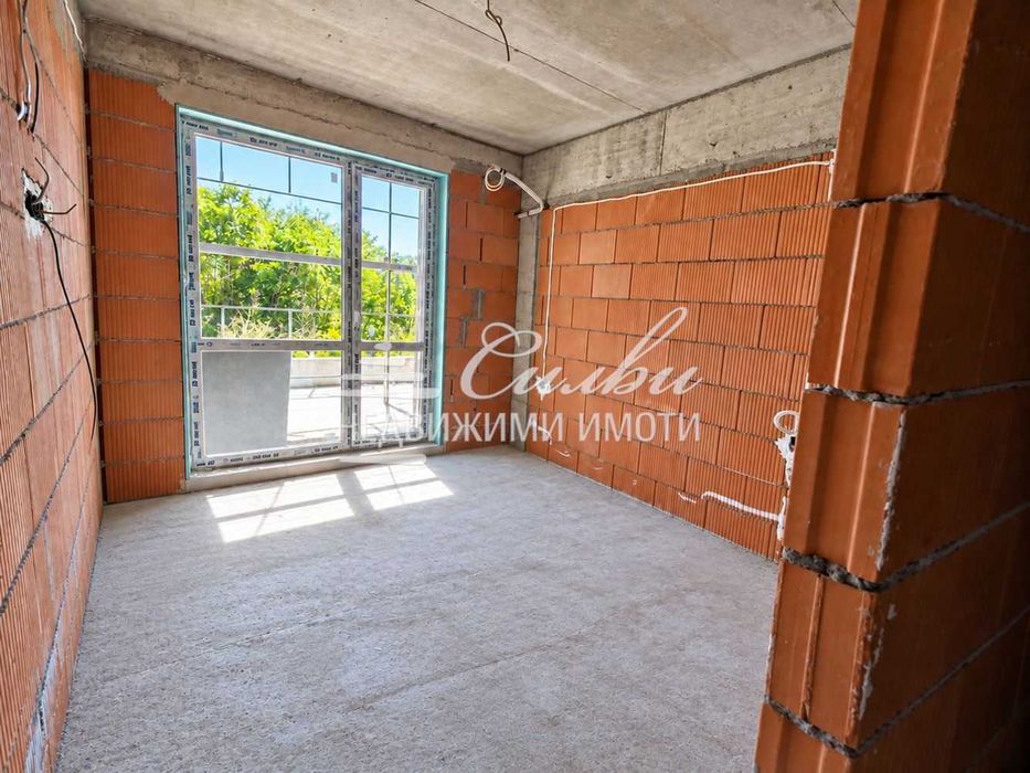 Продава се Тристаен апартамент в Шумен, 5-ти полк - 141 кв.м за 1500 €/кв.м - Снимка #1