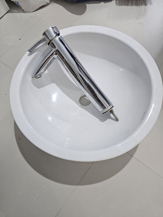 Раковина со смесителем