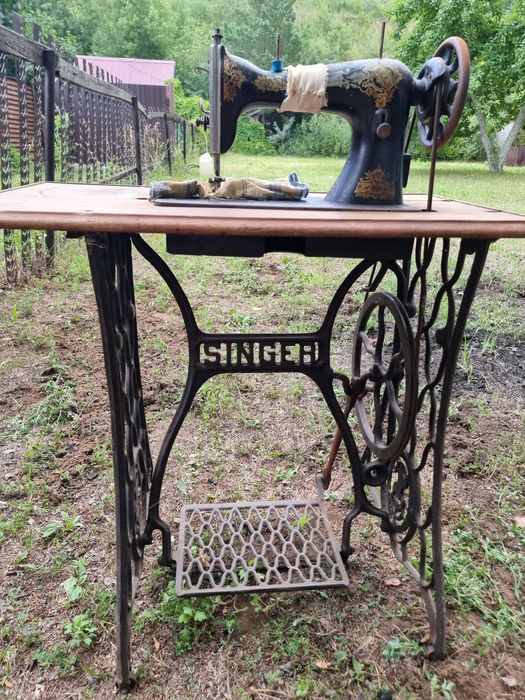 Продам швейную машинку SINGER