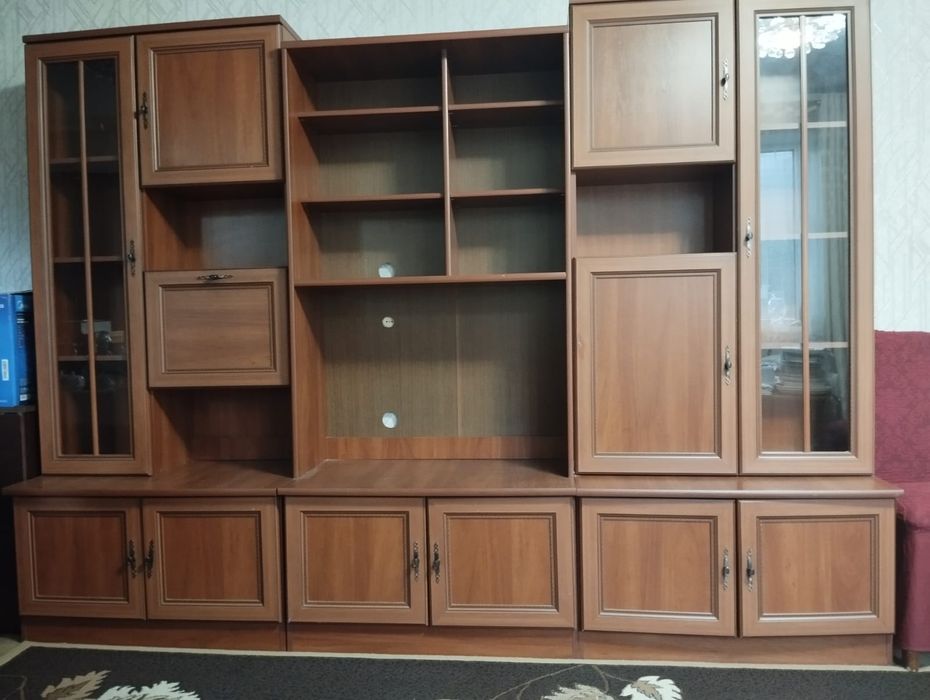 Продам стенку в гостиную
