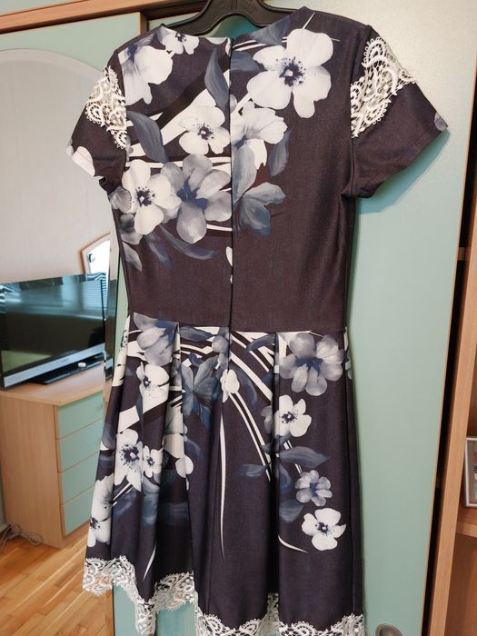 Рокля  официална