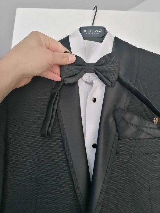 Мъжки официален костюм