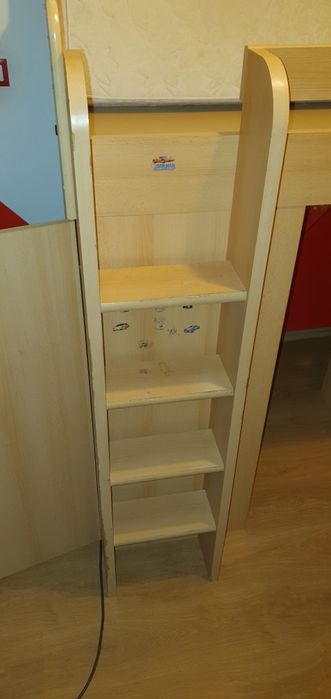 Детско легло със стълба