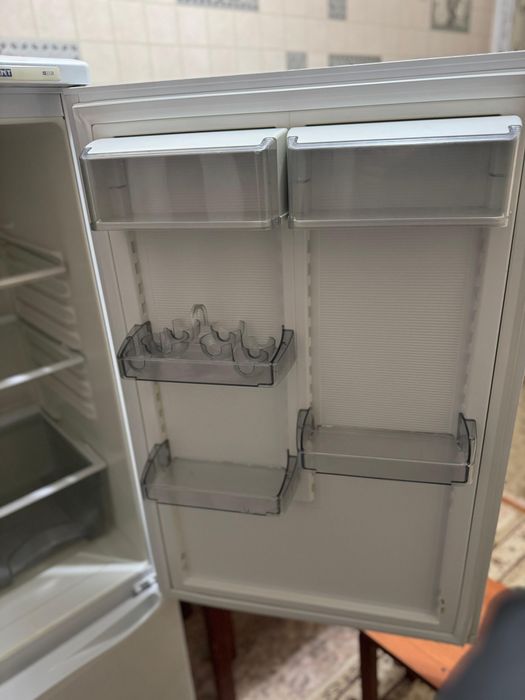 Срочно продам  холодильник