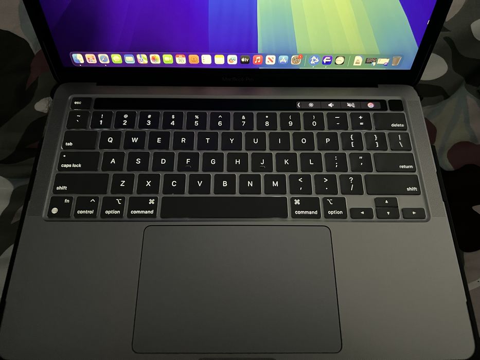 Vand MacBook Pro M1, 8gb RAM, 512 gb Memorie Interna
