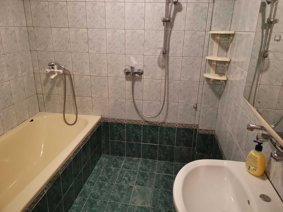 Дава се под наем Тристаен апартамент в Добрич, Център - 100 кв.м за 357 € - Снимка #6