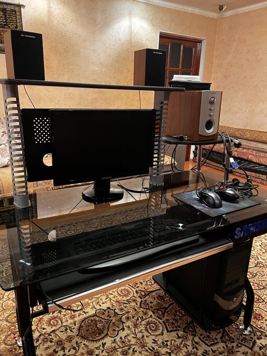 Компьютерный комплект + стол