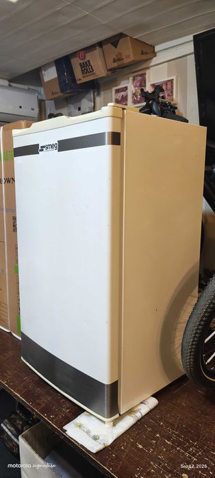 Haier HTTF-406W (81 литра) - Малък хладилник Haier - Smeg Style / Brushed Steel + Опция за ваше лого!