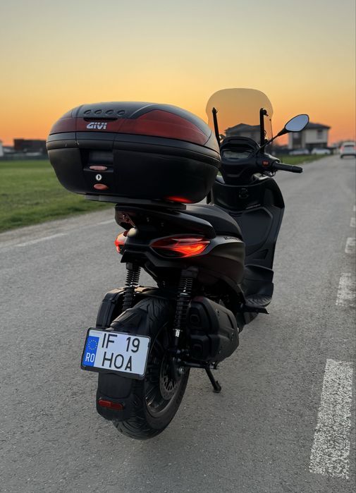 2024 Piaggio Beverly S 400HPE