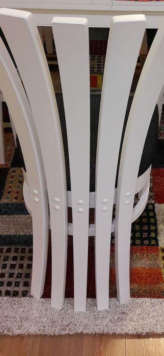 Маса със столове