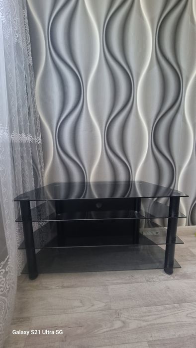 Тумба под телевизор стекляннаяо