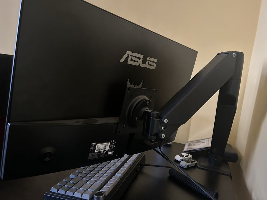 Гейминг Монитор Asus 165hz 24 инча
