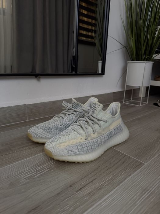Adidasi Yeezy 350 V2