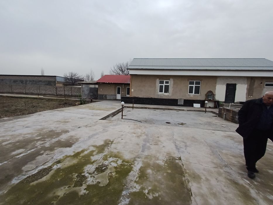 5 sotix uchastka sotiladi