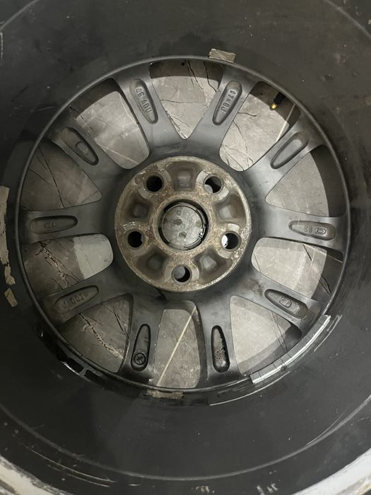 Продам r17 диск с резиной от Lexus