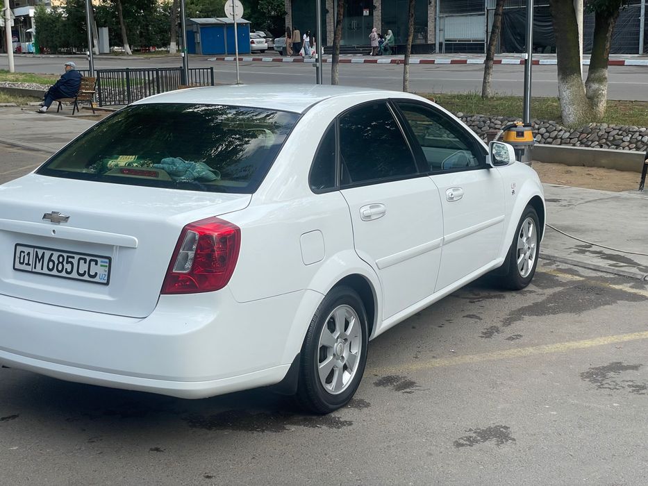 Chevrolet Lacetti 1- pozitsiya, yevro