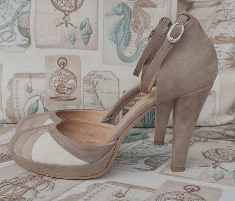 Обувки с ток Bata