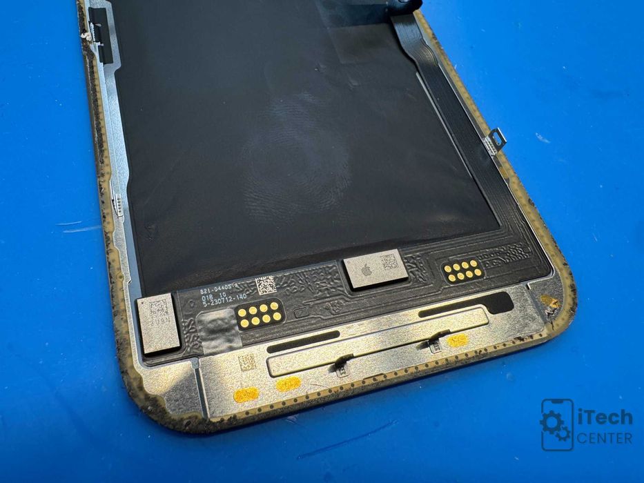 Оригинален дисплей за iPhone 15 PRO, със забележка!