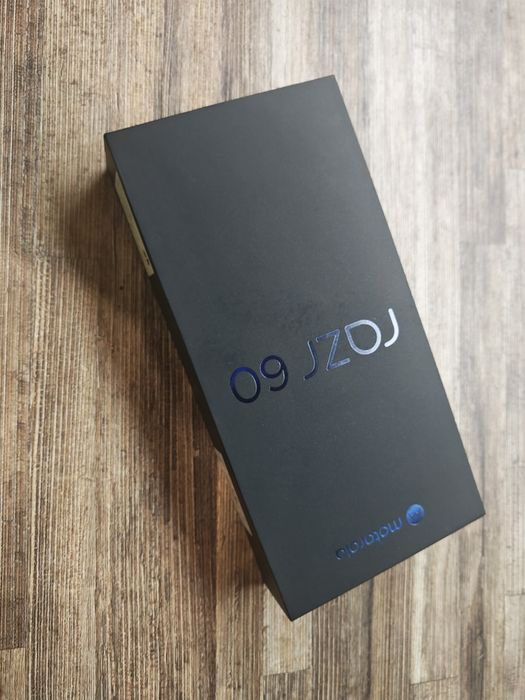 Motorola Razr 60 256 GB Чисто нов