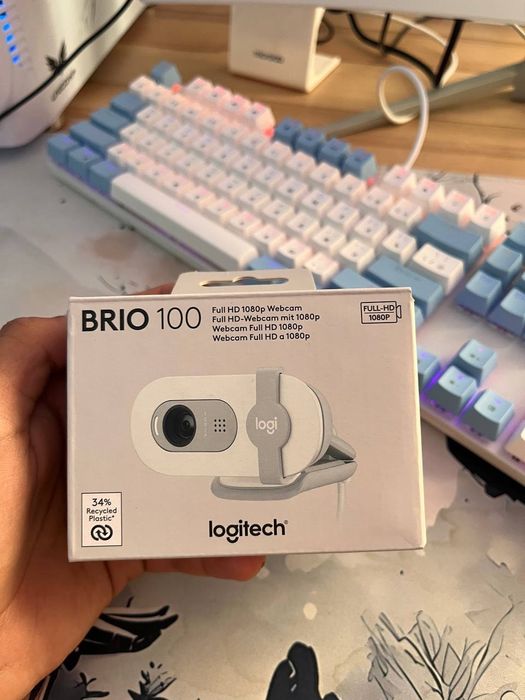 Веб камера BRIO 100