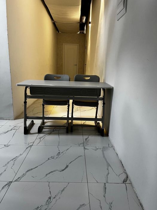 Парты со стульями